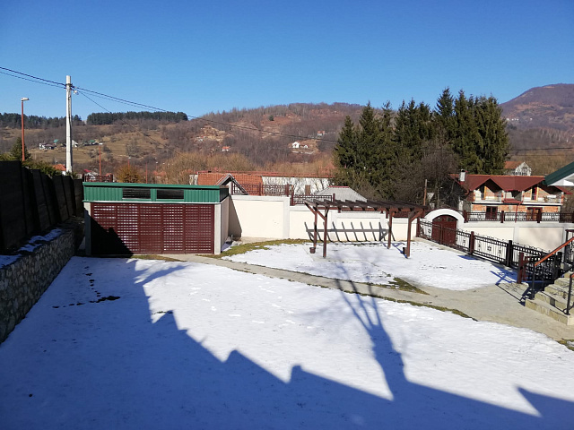 Three-storey house in a mountain paradise in Kolasin — photo 28